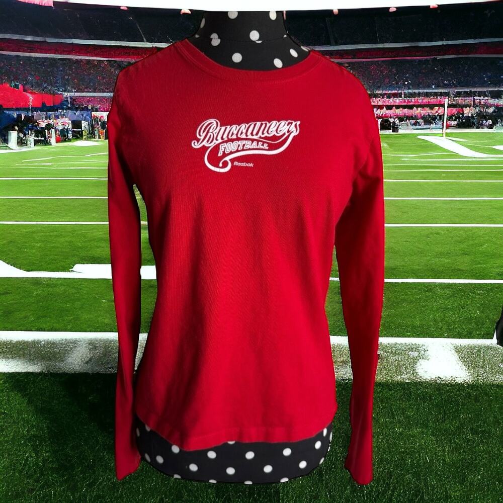 Reebok Womens Top Sz M Red Long Sleeve Tampa Bay Buccaneers Tee Shirt